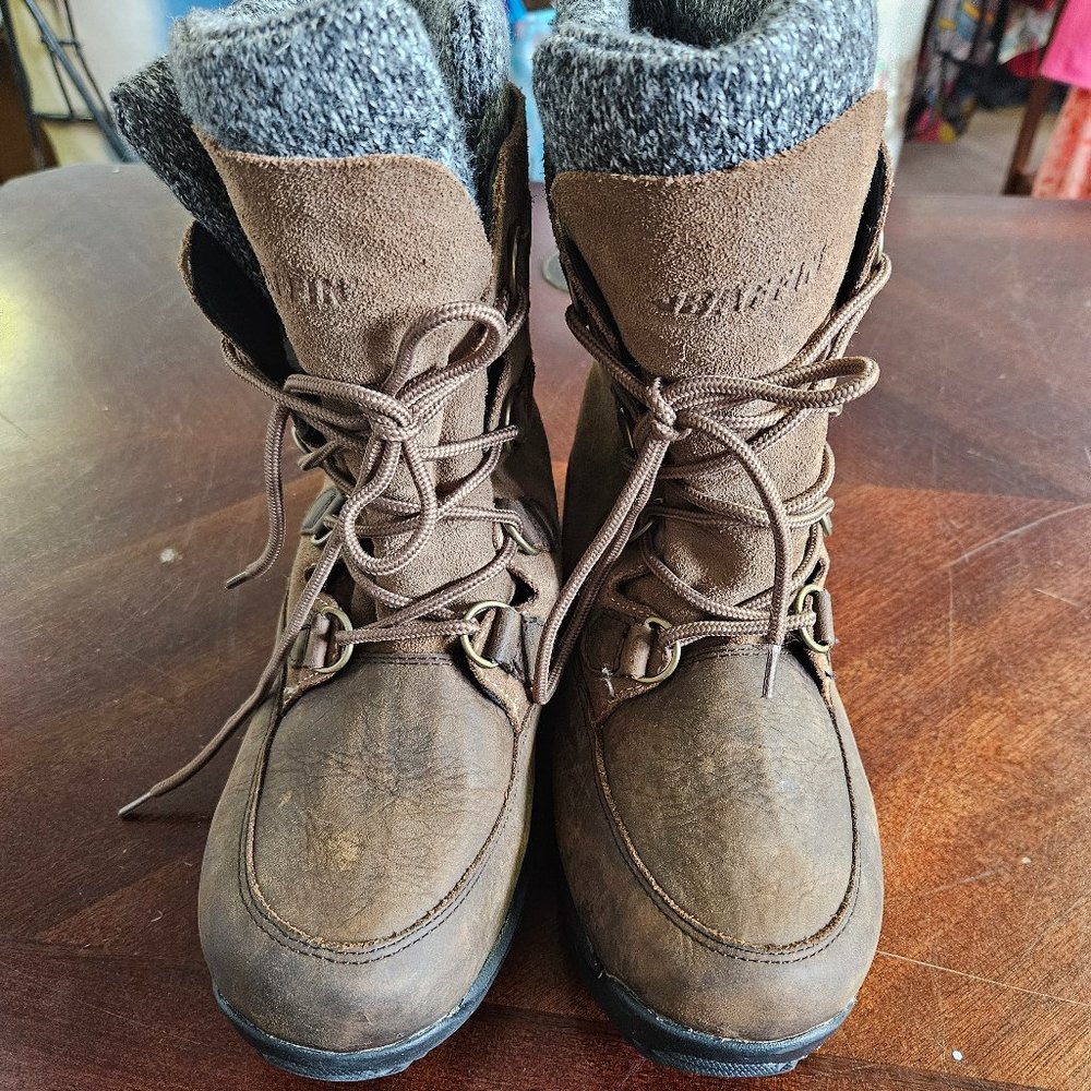 Baffin Women's winter boots. SZ 10